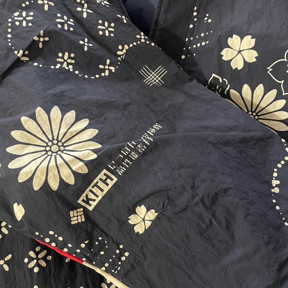Kith Columbia NSE Reversible Nocturnal Montsuki Jacket size Large In hand - Picture 8 of 15